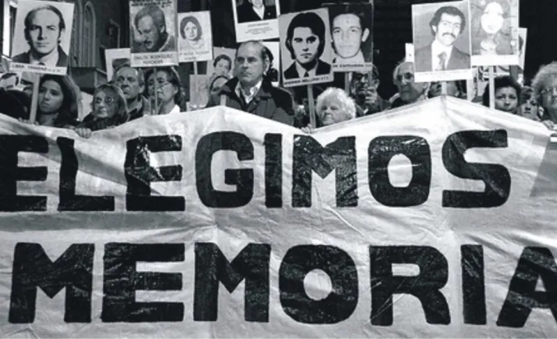 La insistencia de la noche carnívora