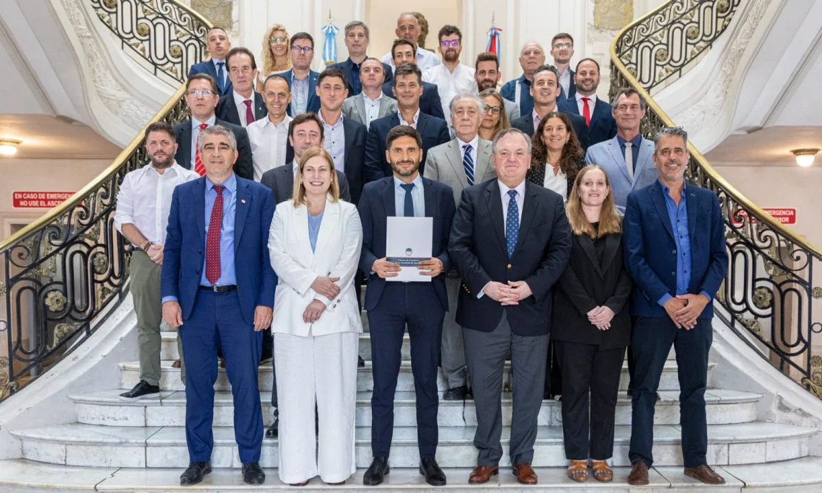 Felipe Michlig: “Hoy estamos haciendo historia, para un mejor futuro para todos los santafesinos