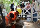 Pullaro recorrió las obras de renovación de cañerías de agua potable en el microcentro santafesino