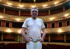 Más de 40 años detrás del telón: Oscar Peiteado, el guardián técnico del Teatro Municipal