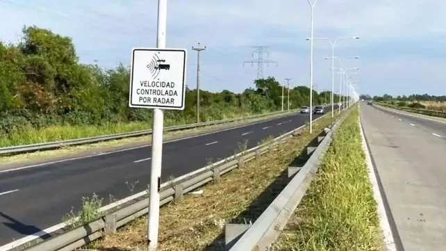 El radar de la ruta 168 redujo casi un 65% la cantidad de vehículos que circulaban por encima del límite de velocidad