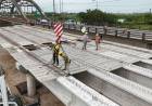 A paso firme: el nuevo Puente Carretero ya muestra la unión de vigas con prelosas