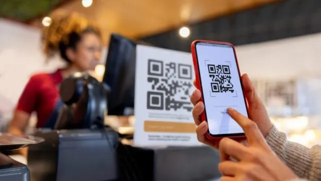 Menús accesibles con QR: una iniciativa para que las personas ciegas y con baja visión puedan elegir qué comer