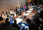 “Criar entre pantallas”: una charla a fondo sobre niñez, digitalidad y salud mental