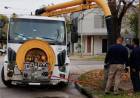 Se intensifican los trabajos de limpieza de bocas de tormentas y canales a cielo abierto