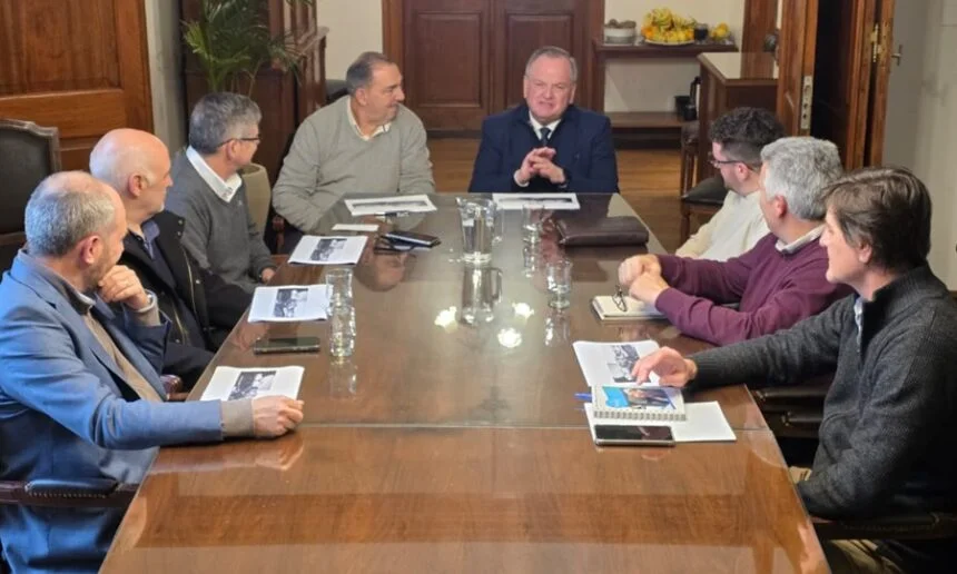 El Pte. del Senado Felipe Michlig recibió al intendente Poletti por la puesta en valor de Plaza Italia