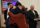 Pullaro, al entregar 60 escrituras a familias de Santo Tomé: “Este es un acto de profunda justicia”