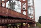 El pintor del “Rojo Candioti”: la historia del santafesino que vistió de gala al Puente Colgante