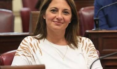 Betina Florito, que requiere información sobre la señalética en rutas santafesinas