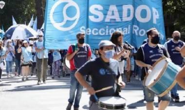 Alto acatamiento a la medida de fuerza en los colegios privados