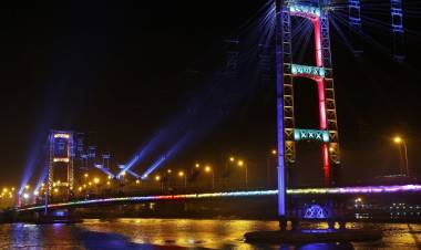 En solidaridad: Marcucci pidió que el Puente Colgante se ilumine con los colores de la bandera ucraniana