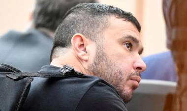 Muchos años y muchas complicidades por Carlos del Frade