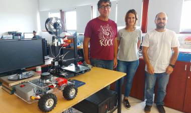 Investigadores premiados en un concurso de diseño de robots