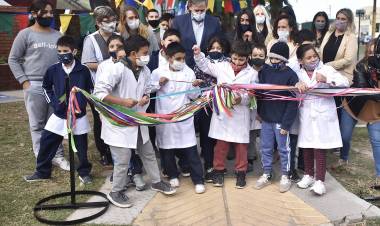 Escuelas de mi Ciudad: Jatón inauguró obras en barrio La Esmeralda
