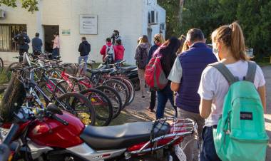 Larisa Carrera: "La presencialidad nos exige no desantender el tema de vacunación"