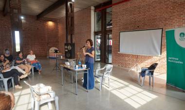 Laura Singer pasó por Santa Fe en el marco del ciclo Encuentros para las infancias