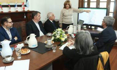 Frana mantuvo un encuentro de vinculación con las embajadas de Panamá, Bolivia, Ecuador, Colombia y Perú