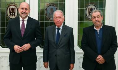 El gobernador mantuvo una reunión con el Comité Ejecutivo de la Unión Industrial Argentina