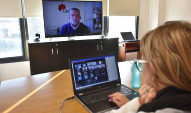 Producir plantines de algarrobo: la idea ganadora del Idea-L Team