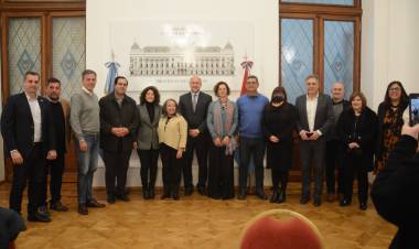 El intendente Jatón asistió a la firma de un convenio con Unicef