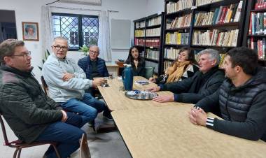 En las vísperas del centenario Borla visitó la biblioteca popular Estanislao Zeballos de Gdor. Crespo