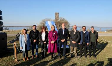 Perotti encabezó el acto por el 176° aniversario de la Batalla de Punta Quebracho, en Puerto General San Martín