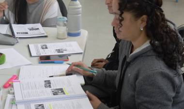 La Escuela de Idiomas del Liceo Municipal llega a los barrios