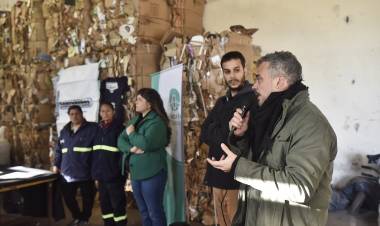 Se entregaron credenciales a recolectores y recicladores ambientales