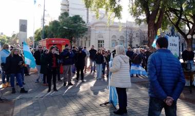 “Necesitamos previsibilidad y recuperar la tan ansiada certidumbre en un país que hoy nos duele muy profundo”
