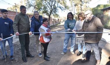 El intendente Jatón participó de la inauguración de obras en La Guardia