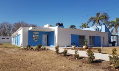 Calvo entregó equipamiento y destacó la importancia de la “Residencia Celeste” de Atlético de Rafaela