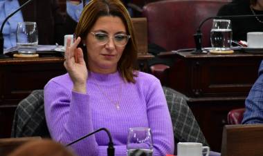 Florito: "En educación Perotti no pasa de grado"