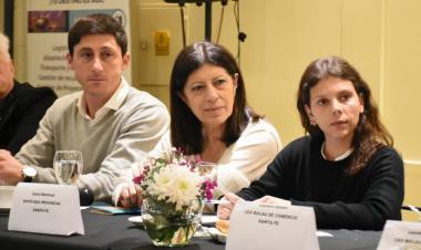 Clara García analizó la situación del empleo con entidades e intendentes del área Metropolitana