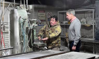 Jaton visitó la firma Caucho Santa Fe