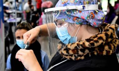 Covid 19: Comienza la vacunación con quintas dosis a mayores de 50 años