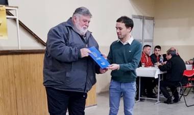 Senador Calvo: "La provincia está presente acompañando a la localidad de Presidente Roca"