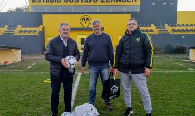 Lewandowski visitó el Club Sarmiento de Humboldt