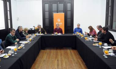 Emilio Jatón encabezó una reunión del Consejo de Gobierno de ECAM