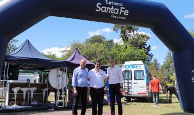 El gobernador Perotti participó del inicio del Rally del Jaaukanigás