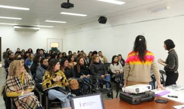 Comenzó el dictado de la Diplomatura en Cuidados con Perspectiva de Género con casi mil participantes