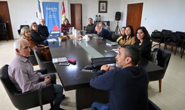 El Ministerio de Educación mantuvo un encuentro de la paritaria técnica con gremios docentes