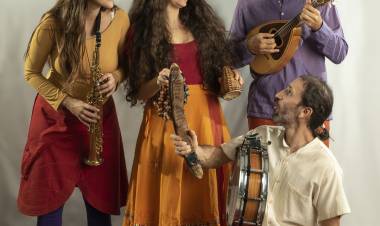  Primera Feria Nacional de Luthiers en la Estación Belgrano