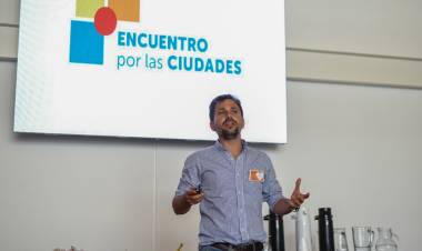 Simoniello: “Hacemos el Encuentro por las Ciudades para pensar y diseñar la Santa Fe del futuro”