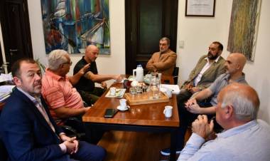 Savino se reunió con el ministro de Seguridad y referentes de clubes de barrio