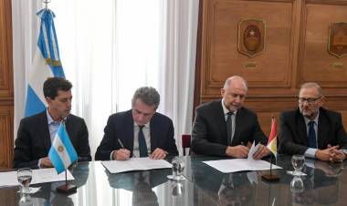 El gobernador Perotti firmó un convenio con Nación para utilizar cámaras de reconocimiento facial en Rosario