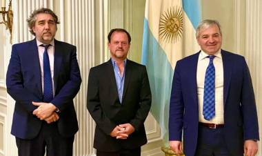 El dirigente sindical Sergio Aladio disertó en la Universidad de Illinois, en Chicago