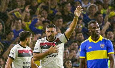 Colón sumó su primera victoria y dio el batacazo en la Bombonera