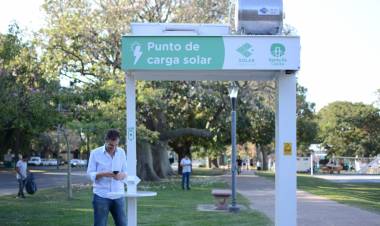 La Municipalidad presentó el primer Punto de Carga Solar