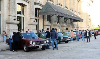 Santa Fe Capital organiza la segunda Muestra de autos clásicos