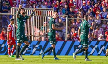 Unión cayó como local ante Sarmiento y se fue envuelto en silbidos del "15 de Abril"